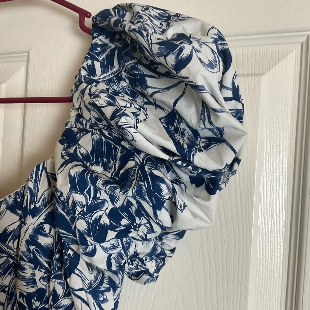 Abercrombie Ruched Puff Sleeve Blue Floral Print Mini Dress Size Medium NWT - Picture 4 of 16